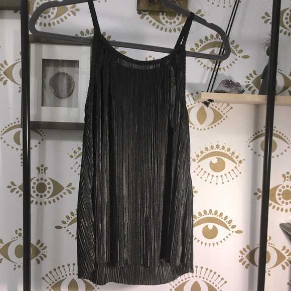 Little black top - Picture 1 of 5